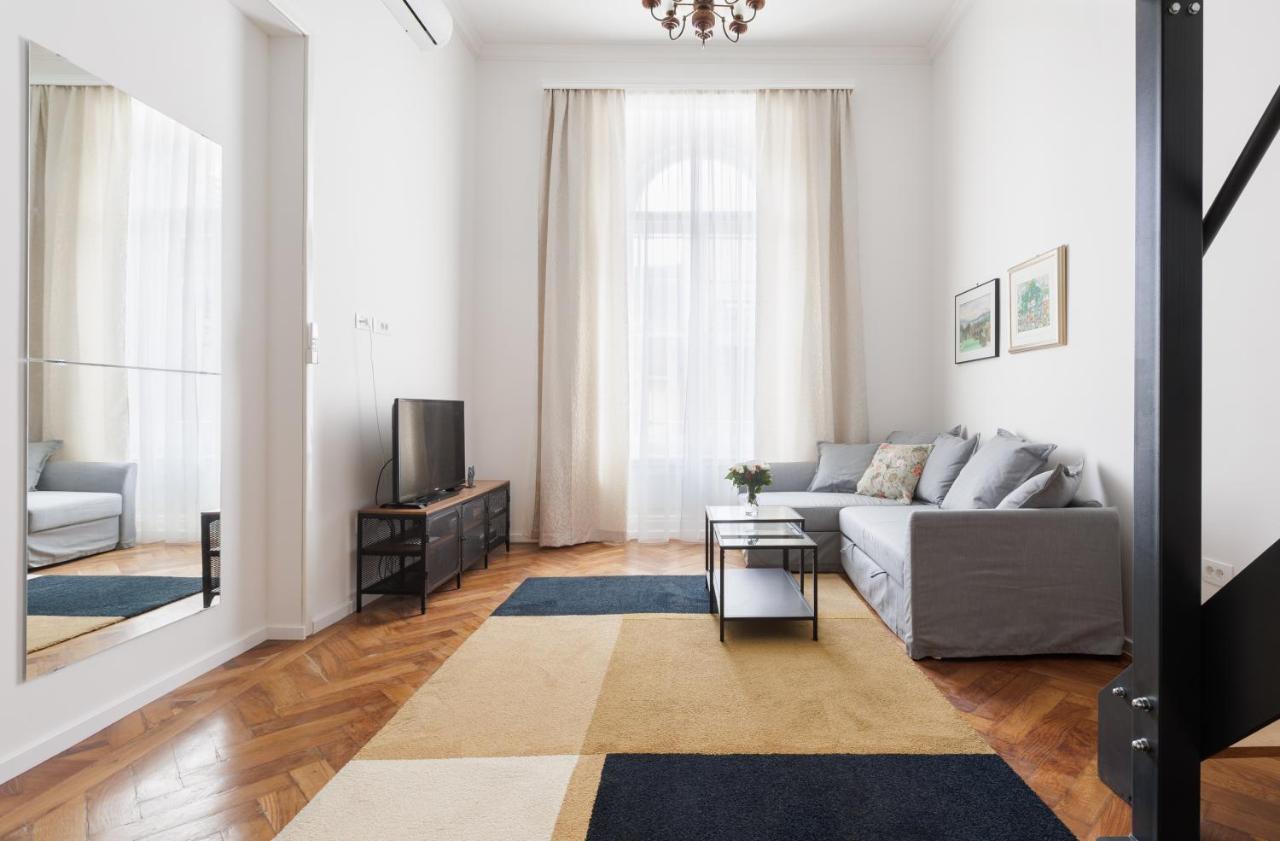 Cozy In The Heart Of Zagreb - H Apartman Kültér fotó